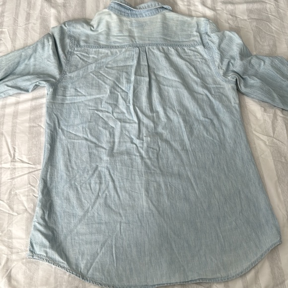 Old Navy Women’s Light Blue Button Down Shirt - Medium - Picture 5 of 5